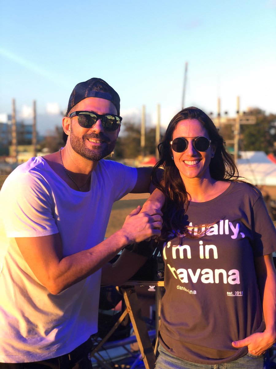 Ley_dj's tweet photo. Cuánto me ha dado Cuba en esta semana, ¡TANTO! 😍

Aquí tenéis un pequeño resumen en imágenes de lo increíbles que han sido estos días. 📸

Gracias enormes al equipo Eyeife Festival y a mis compañeros de viaje. ✨

#dskpop #cuba #leydj #cubatour #lahabana https://t.co/G1znRvKuIh