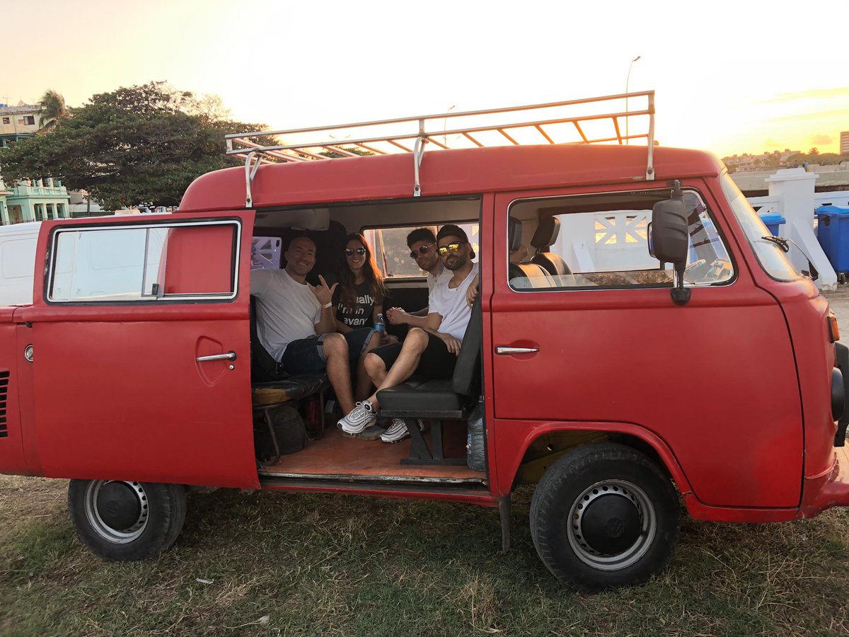 Ley_dj's tweet photo. Cuánto me ha dado Cuba en esta semana, ¡TANTO! 😍

Aquí tenéis un pequeño resumen en imágenes de lo increíbles que han sido estos días. 📸

Gracias enormes al equipo Eyeife Festival y a mis compañeros de viaje. ✨

#dskpop #cuba #leydj #cubatour #lahabana https://t.co/G1znRvKuIh