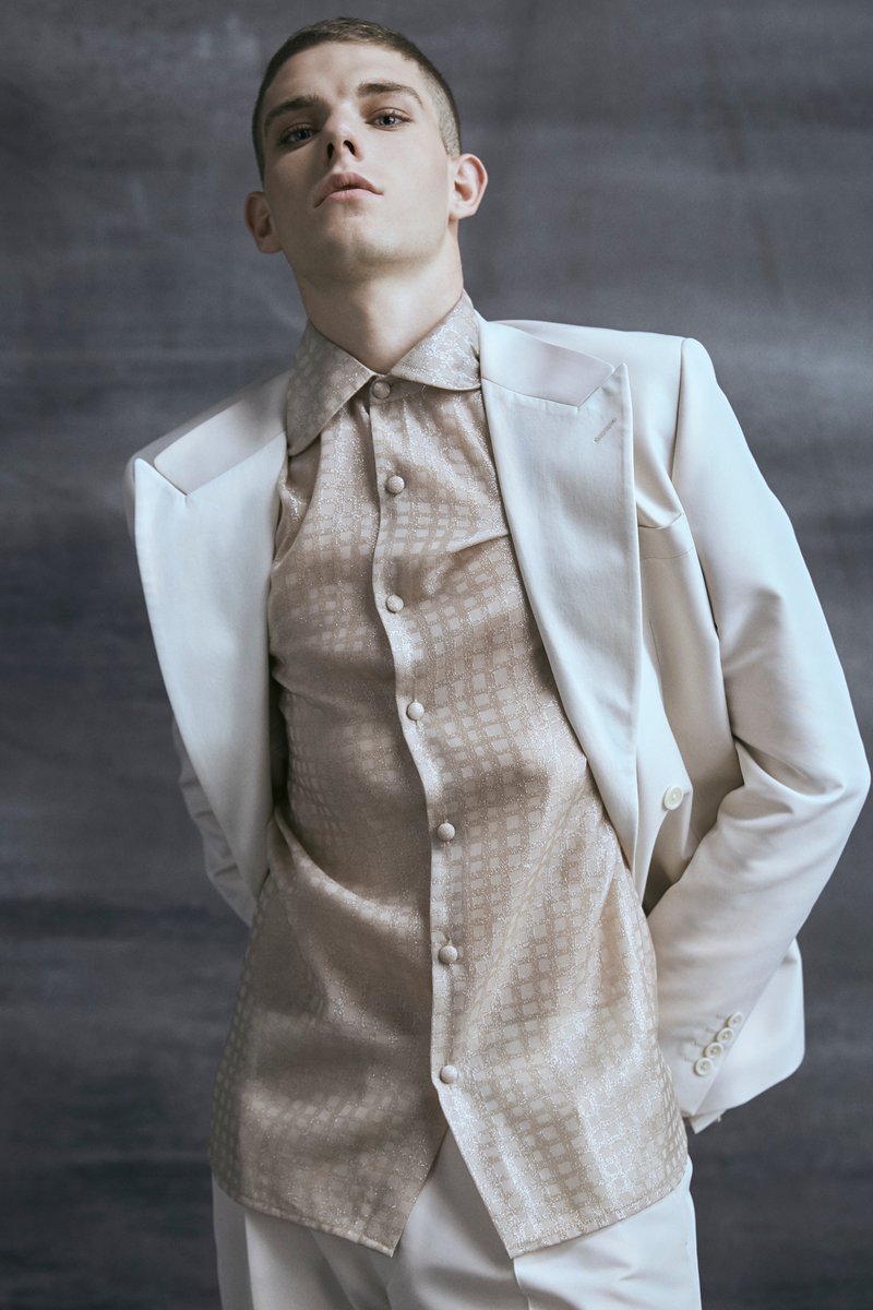 Casi 7 horas de shooting estuvimos con nuestros alumnxs para dar forma a su primera sesión de moda masculina.

El resultado de este trabajo, así como toda la parte de retoque, podéis verlo aquí