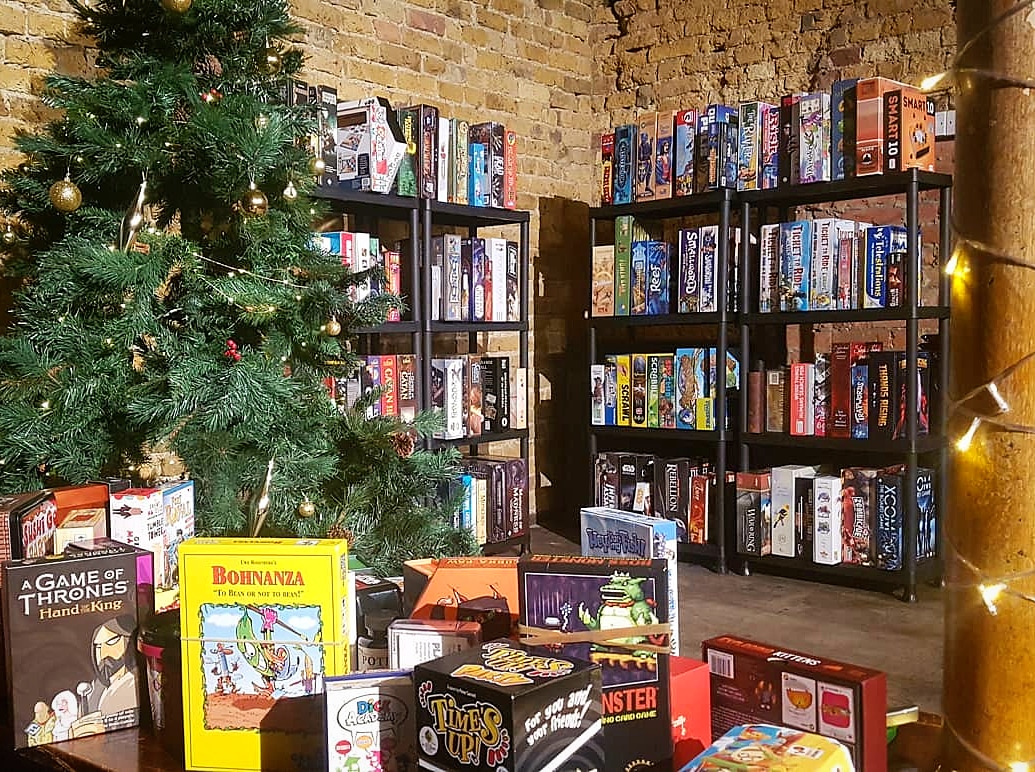 On Sunday <a href="/SoboardUK/">SoboardUK</a> are bringing their massive collection of board games to our upstairs room.

You can play games all afternoon, AND get a 20% discount on drinks.

Pre-book here: soboard.uk/the-old-nuns-h…

#boardgames #geekysunday #gamesandbeer #nunhead #SE15