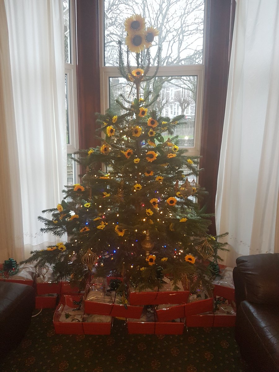 PausePlymouth's tweet photo. Merry Christmas from all at Pause Plymouth. Today is our party!! https://t.co/xcWX7UnV0l