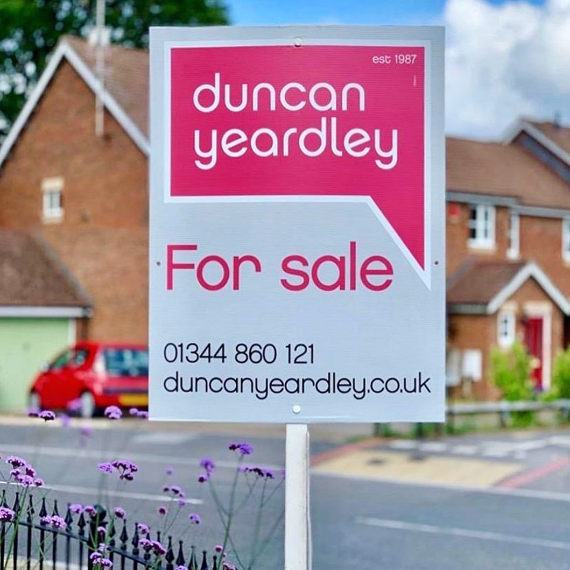 KremerSignsUK's tweet photo. ⭐️ T Boards ⭐️

T Boards are perfect to use on detached properties with a front garden, and with the use of 2 sheets of correx with the supporting post through the middle, they are the strongest of the residential board options available.

#GreybackSheets #FullyRecyclable https://t.co/6Qrluvx4ga