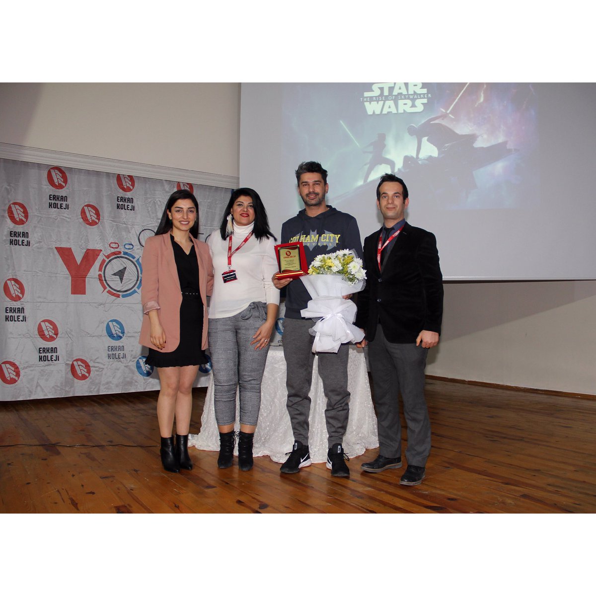 “Geleceğine Yön Ver” projesi kapsamında, Kariyer Günlerinin dördüncüsünü bugün gerçekleştirdik. Ozan SİHAY’a değerli katılımı için teşekkür ederiz. <a href="/ozansihay/">ozansihay</a>  #erkanokulları #erkankoleji #anaokulu #ilkokul #ortaokul #fenlisesi #anadolulisesi #kariyergünleri #gelecegineyonver