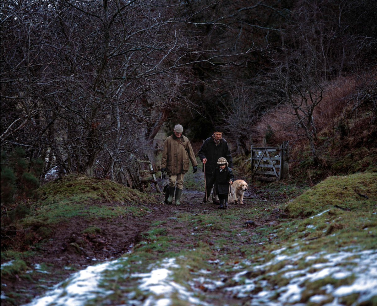 Winter walks in the countryside are the best kind. #partridgearchives #winterwalks #england
.
.
.
#tweedcoat #countrytrails #waxcoat #tweedhat #familywalk #countrylife #woodland #retriever #familydog #partridgefamily