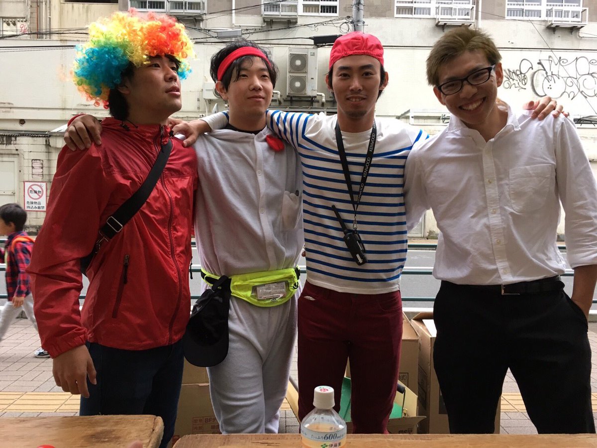 JoyJoint's tweet photo. こんばんは！
4年の藤井瑛資です！
1年生の頃からjointに参加して、今では最長メンバーとなりました😁
特に #コスギんピック は第1回目から参加しています！
中学、高校では水球🤽‍♂️のGKをやっていました！
写真は初めてのコスギんピックの時のjointメンバーでの写真です！ https://t.co/M5xUtejlHe