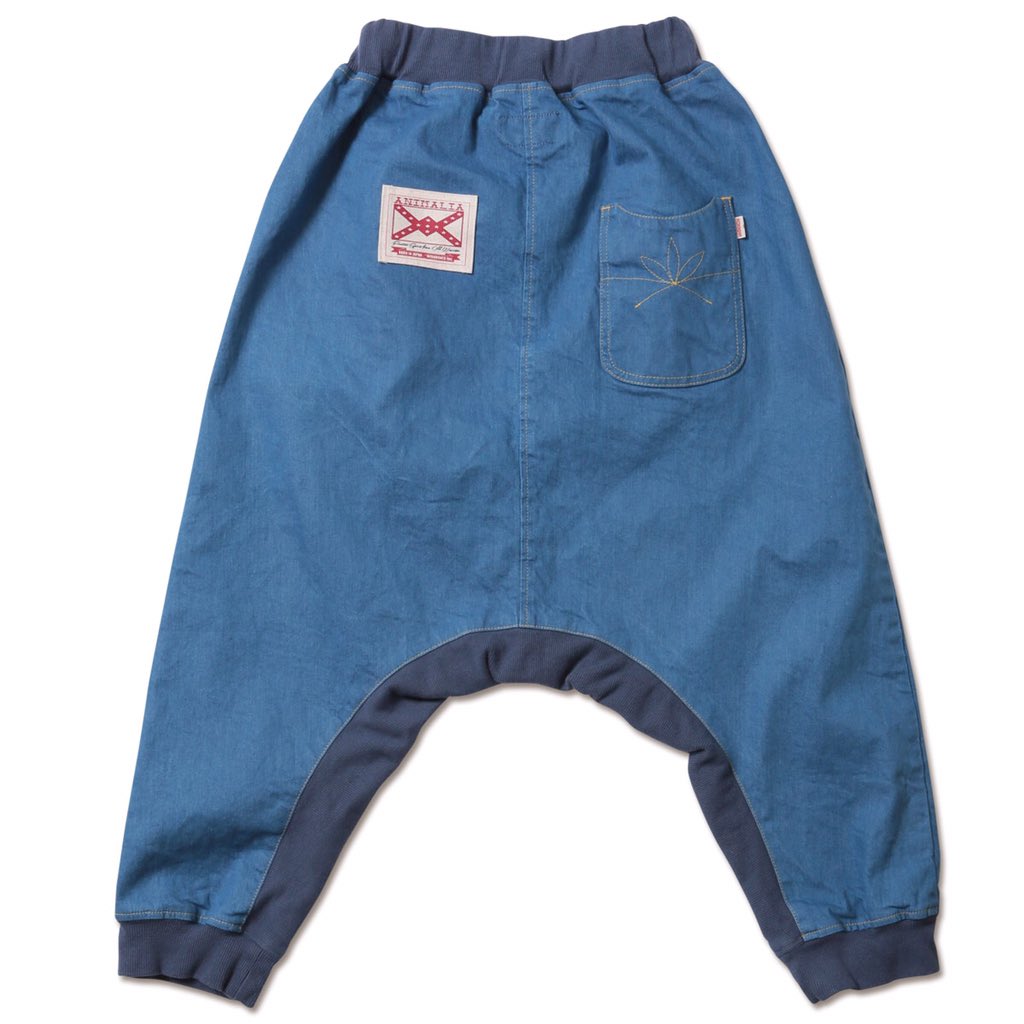 KATSUO_TxCxCxS's tweet photo. ちなみにアノラックと同じ生地でサルエルも作りました。

"APACHE-Stretch Denim Sarrouel Pants"

履き心地もシルエットもメチャクチャ調子良い☆

#ANIMALIA
#20sp
#アニマリア https://t.co/fl2RUn2ej9