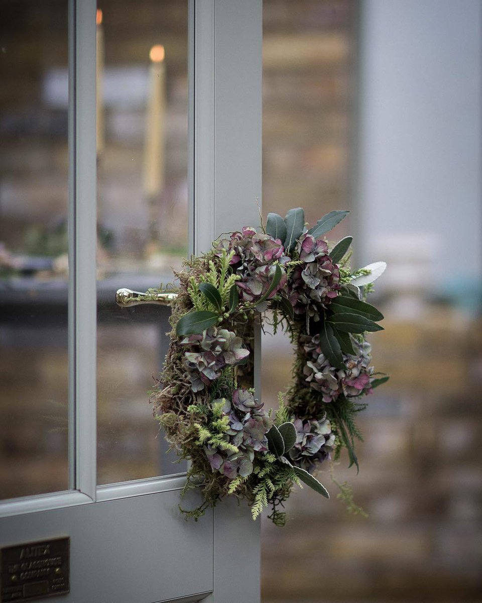 Otje57's tweet image. 🌷Je veux l'empreinte de la main
     Sur le chemins de la mienne🌷
               ☆🎄⭐🎄☆
  🌷I want the imprint of the hand
     On the path of mine🌷

 #4lines #2languages #onepoem