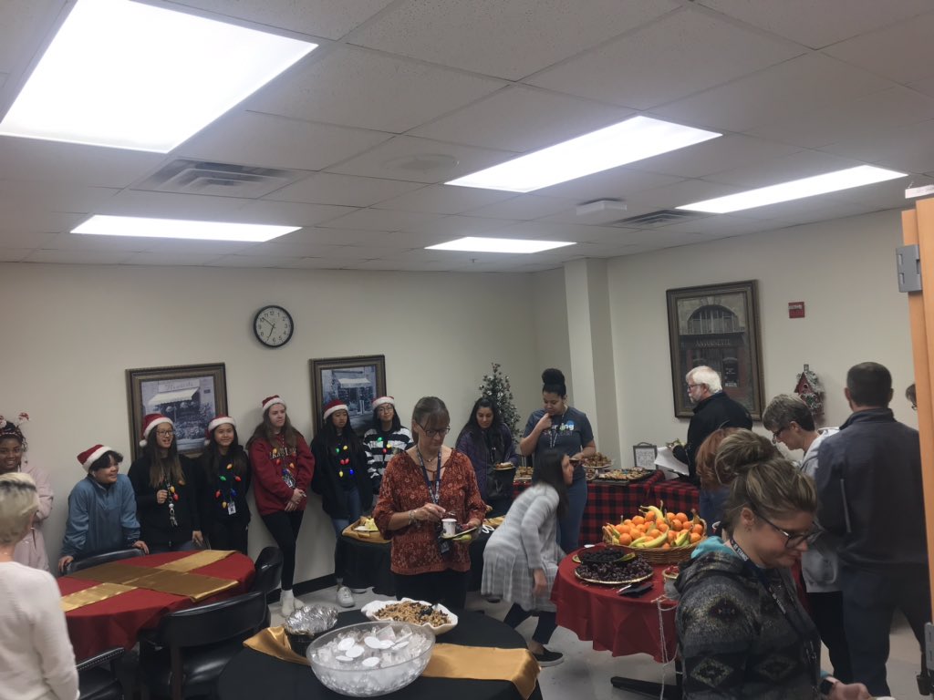 Our StuCo provided breakfast for the staff!  Incredible!! <a href="/SHS_Mustangs/">Sachse High School 🎓</a> <a href="/SachseStuCo/">Sachse Student Council🐎</a> #runmustangsrun #lifeofthesachseprincipal