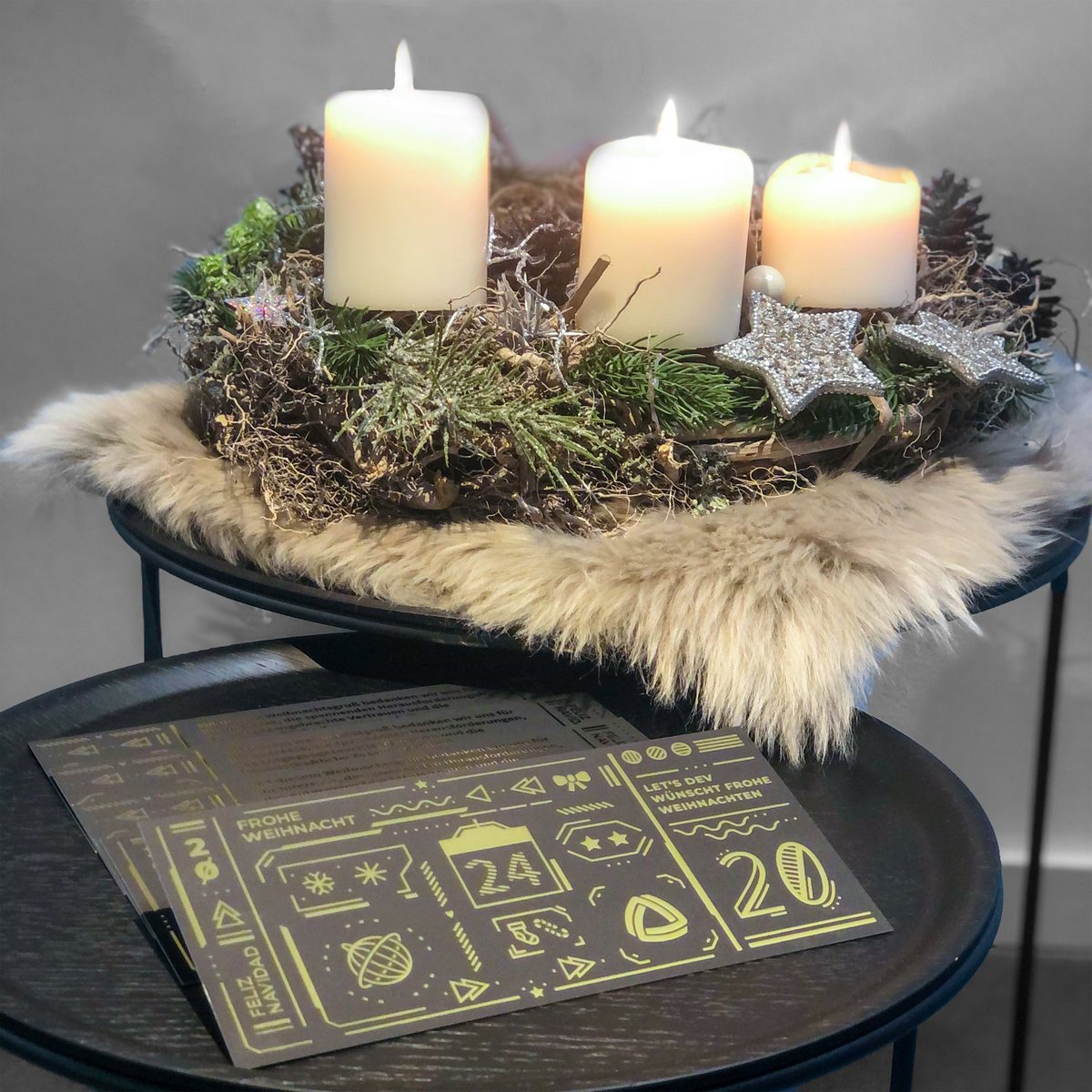 In weniger als einer Woche ist Heiligabend und auch in unserem Büro finden sich Indizien dafür, dass sich das Jahr langsam dem Ende zuneigt.🕯️📅

Wir hoffen, euch gefallen unsere diesjährigen Weihnachtsgrüße!

#Advent #Weihnachten #Vorweihnachtszeit #Heiligabend #Christmas #Xmas