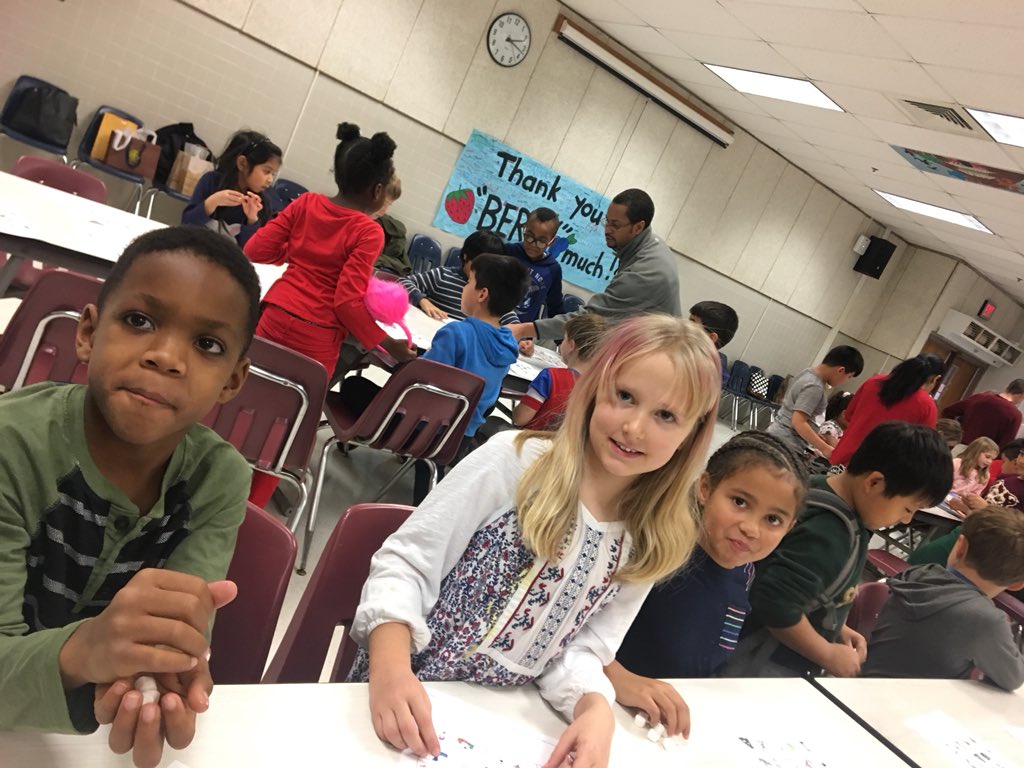 LresMonarchs's tweet photo. Second Grade’s Winter Celebration!!!
#secondgrade #lresmonarchs https://t.co/vnusHmfLSX