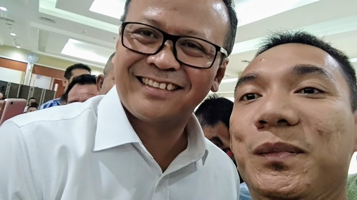 Bersama yang terhormat bapak Menteri @Edhy_Prabowo dalam rangka pertemuan regular Komite Pengelola Bersama Perikanan Tuna II, GMB IV KKP
Sehat selalu pak, agar tetap memperjuangkan perikanan Indonesia yg lebih baik !🙏🏻

<a href="/MDPIndonesia/">MDPI Foundation</a>