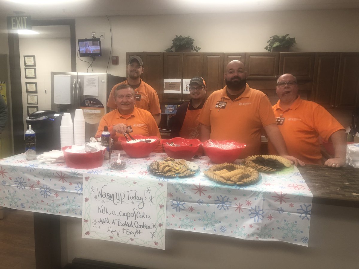 Alittle something warm this morning for my peeps ! #8429 you guys rock !Happy Holidays 🎄❄️🎁 <a href="/THDGeorgeC8429/">George Cox</a> @thd_young <a href="/BBrandon33/">Bobby Brandon</a> <a href="/DannyWatson04/">Danny Watson</a>
