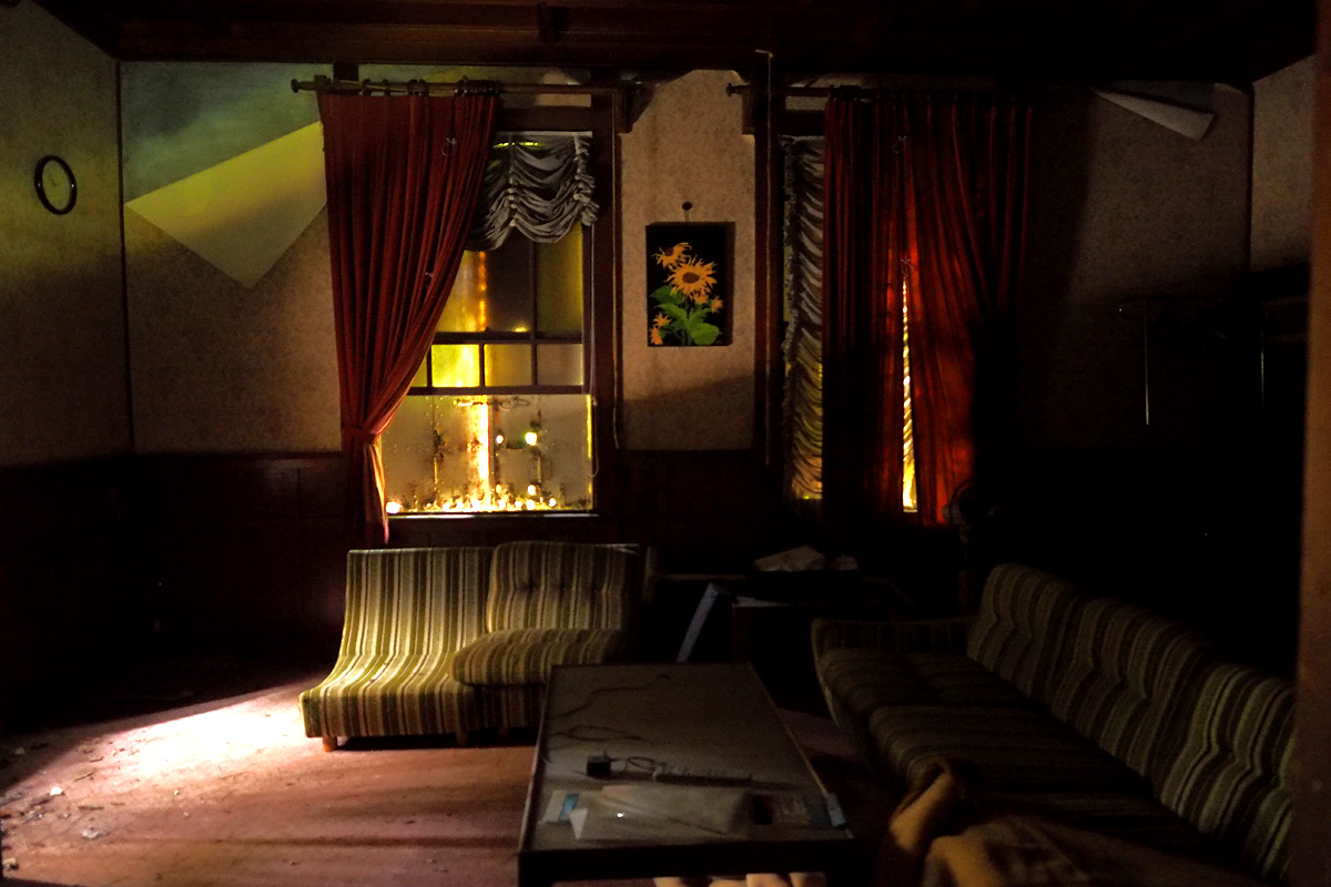 Tsworksタカスタプールイベント終了 森の廃洋館の居間 ４枚目はキッチンの椅子 T Co 60xspliizv Twitter