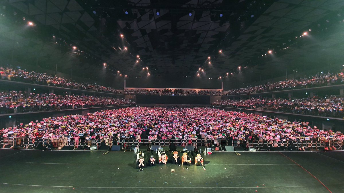 OfficialMONSTAX's tweet photo. [#MONSTA_X]  
191218 #몬스타엑스
Christmas Party 2019 
in #TOKYO 완료

#MONSTAX
#사랑한다몬베베 https://t.co/Q2zBgaKkTw