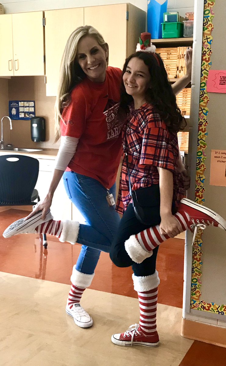 MsBurkett5th's tweet photo. #holidaysocktwinsies My students have good taste. π #LL5th https://t.co/Uo2oGYAxDm