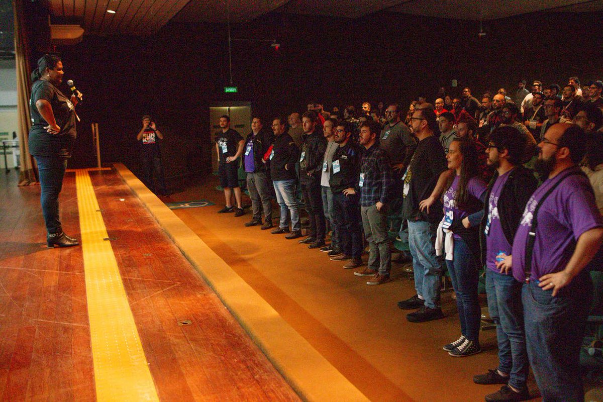 poadevopsday's tweet photo. Faça como a Deise na última edição: inspire, conecte, compartilhe. O #devopsdayspoa quer você na grade, mas para isso você precisa mandar o seu assunto ;) Não perde a data, manda agora: https://t.co/KrbEbyAyn2 #culturadevops #devops #devopsbr https://t.co/tAPEgH40nE