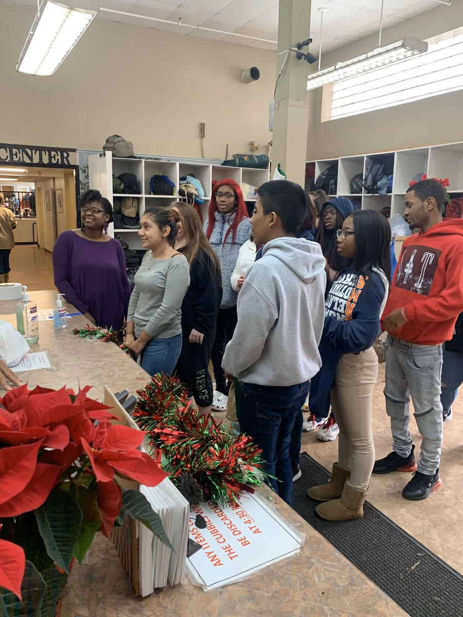 erhsEDinst's tweet photo. As part of our 2nd quarter project based learning, Ms. Moseley’s Interior Design students designed, constructed, and stocked bags to help the homeless this holiday season. @PioneersRidge @hamcoschools @HCSfutureready https://t.co/EvfQv7MCrB