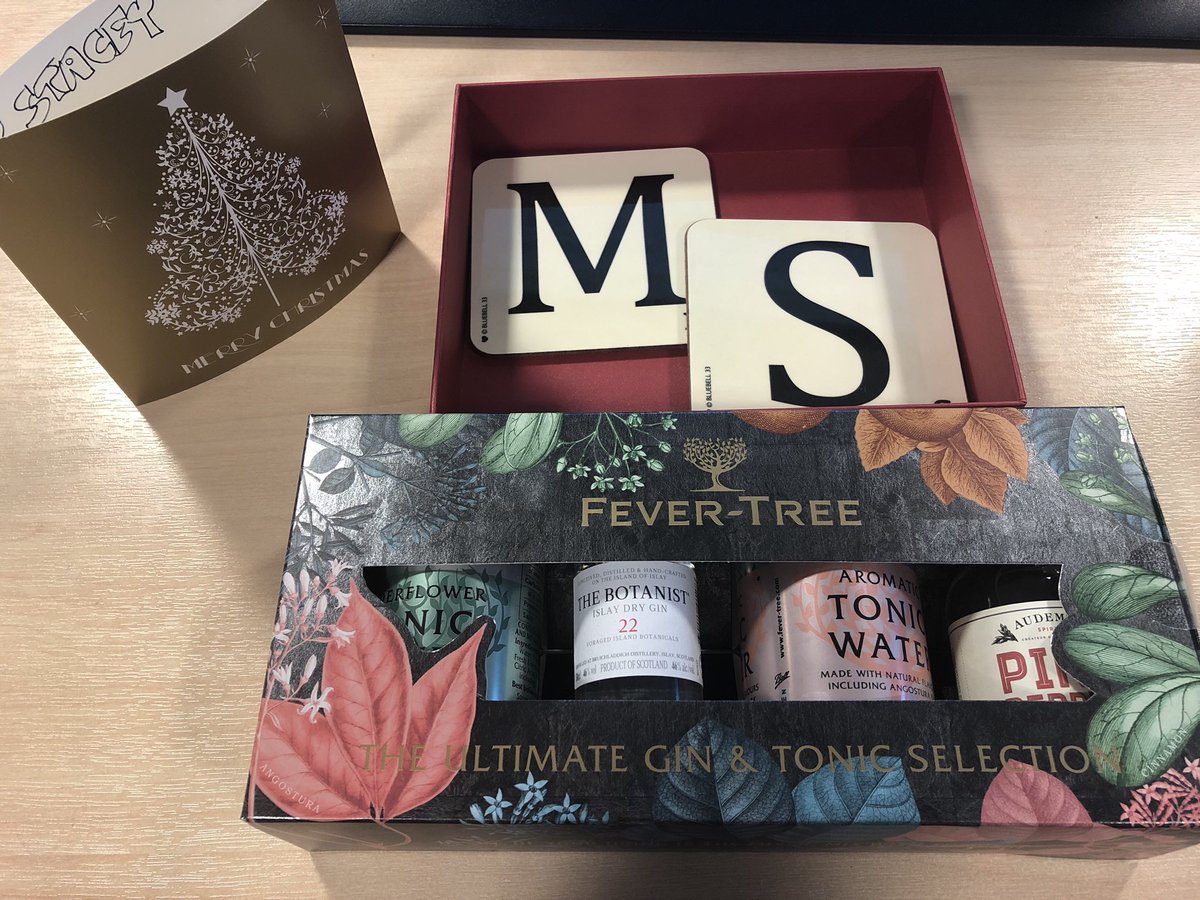 StaceyWaldron04's tweet photo. Must be on the #nicelist this year! Thank you office ‘secret’ Santa 🤶🏻 🥰 xx https://t.co/tFi2UirD4j
