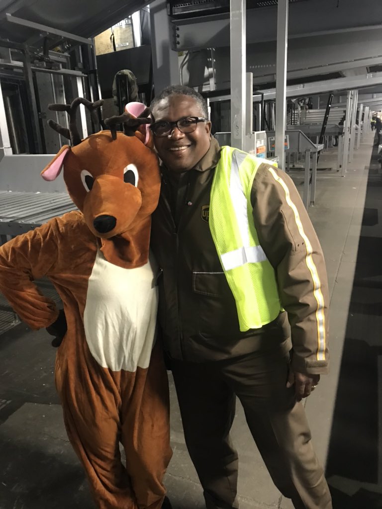 HubCreek's tweet photo. On the 5th day of #Peakness, Feeders found a four-legged, furry friend. #SafetyFirst as our Yards are hectic this time of year. @WCFeederUPSers thanks for wearing your #safetyvests to Make Sure They See You. #peak2019 #safetyfun @MidSouthUPSers @EastUPSers @Chuck8021 https://t.co/nsh2JWt99g