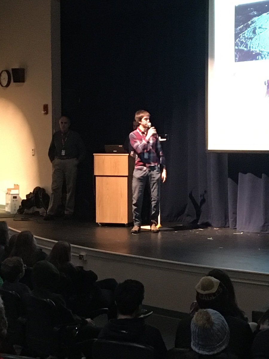 AnissaVT's tweet photo. Thankful for the resources of our community that bring their scientific work to RMS students.  #thayer #dartmouth https://t.co/SANZDHHhky
