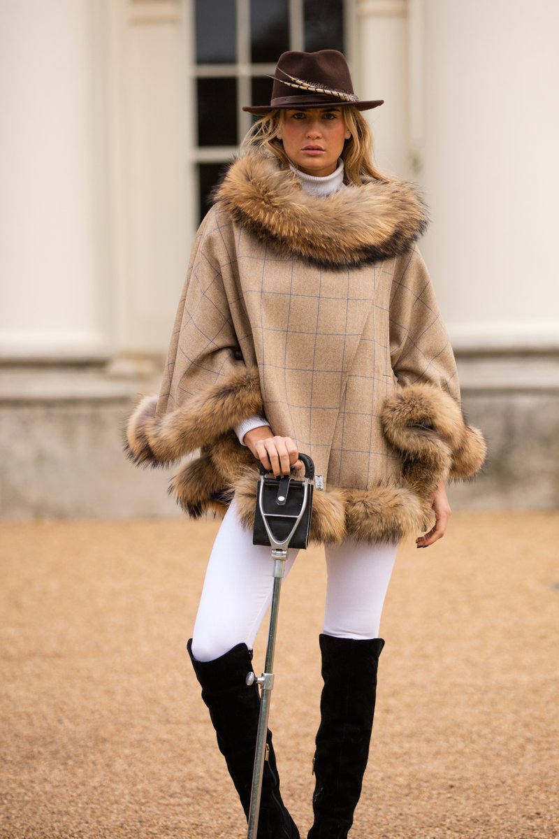 Yorkshire Tweed Envy Cape #luxurytweed luxurytweedclothingcompany.com
"Get the Look"