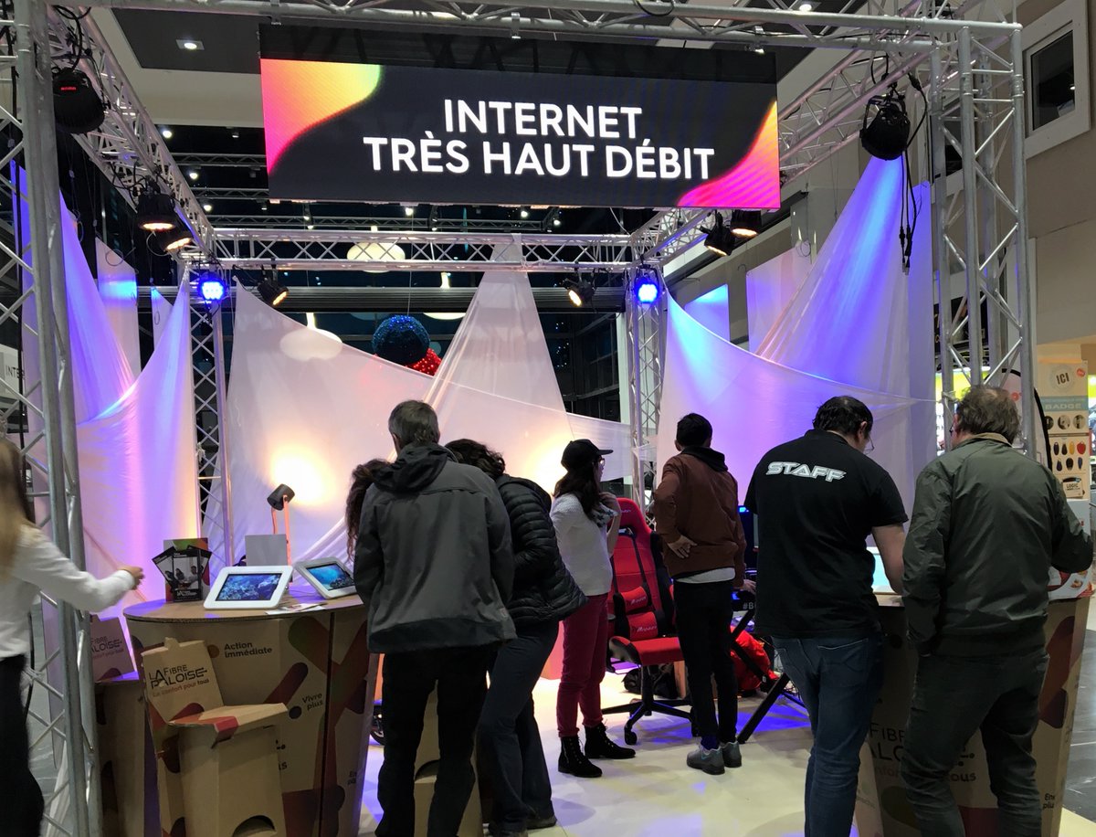🔎| <a href="/lafibrepaloise/">lafibrepaloise</a> a installé une maison connectée dans un centre commercial de Pau pour présenter les usages et les bénéfices du #THD comme le multi usages de dispositifs numériques dans les foyers. Article complet : bit.ly/36Q1Fzc