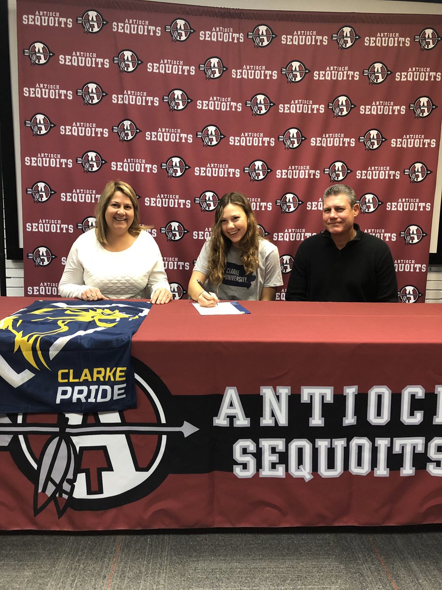 MikaylaHolway's tweet photo. Cu soon Clarke! 💛💙 @CUWomens_Soccer https://t.co/IDOaqgOoDp