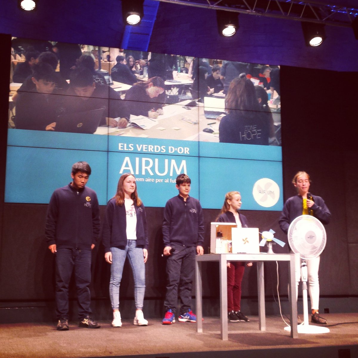 Molt orgullosos de l'equip d'alumnes de 2n de #secundària al @thezoneofhope . Participar era un #repte, quedar finalistes contra equips de 4rt d'ESO i Batxillerat ens omple de joia!

#challenge #orgull #treballenequip #aulaverda #mediambient