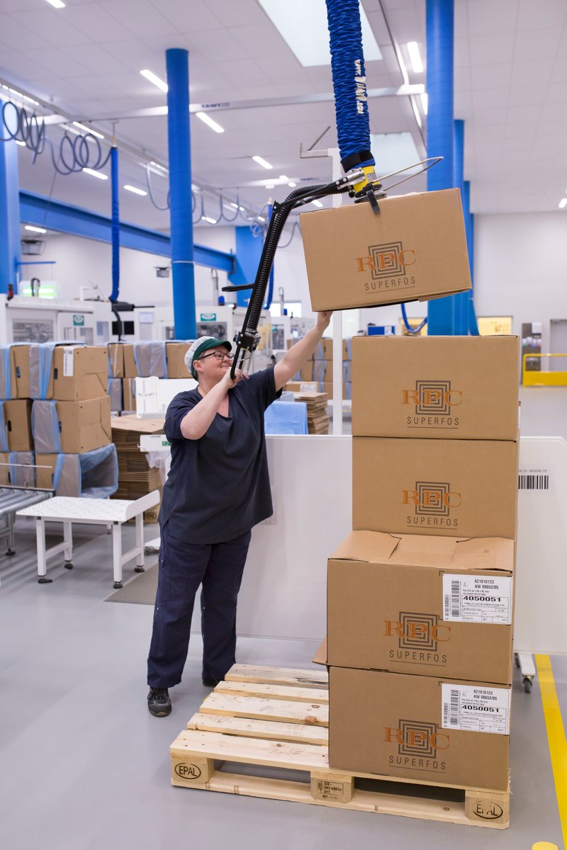 BIMATLT's tweet image. Salute e sicurezza, i fattori principali all'interno di un’impresa, specie in quelle dove la movimentazione manuale è un requisito fondamentale. I #manipolatori ergonomici a vuoto VacuEasylift tutelano i vostri lavoratori da inutili sforzi. #saluteesicurezza #bimat