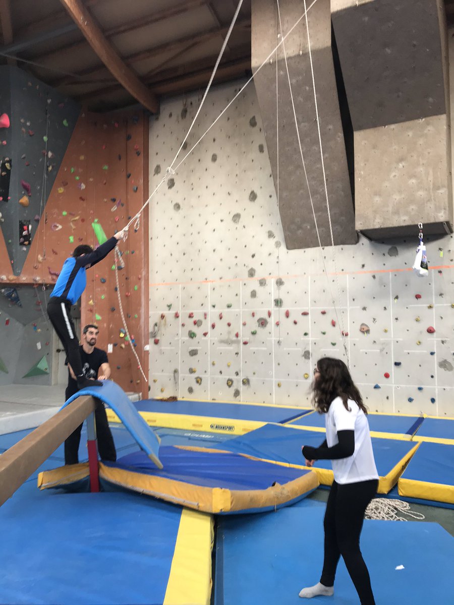 VinctMichaud's tweet photo. Journée sport #Sante @acpoitiers @BndicteRobert #unss #bressuire se dépasser + plaisirs ateliers présportifs Rencontres #interdegres + sport partage #IME Clg lycées nord #DeuxSevres bravo aux 220 élèves et organisateurs ! Promouvoir Goût de l’effort ! https://t.co/Vn7AeRPQPw
