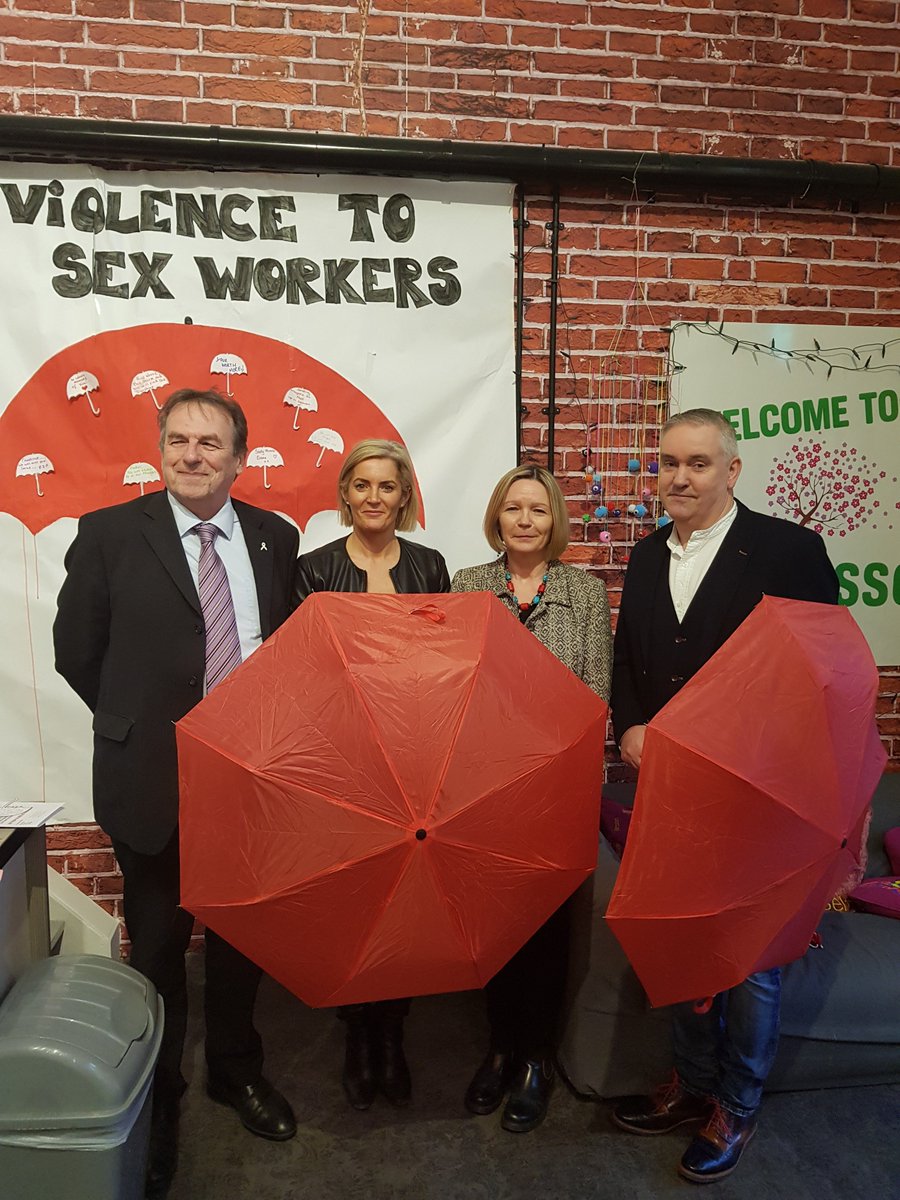 ArchwayTees's tweet photo. It was an honour to speak at a very special event yesterday @AWayOutCharity 2 mark #IDEVAS . Together we remembered those lives who have been lost to violence, and stood in solidarity alongside other regional partners. ☂️ #IDEVASW19 https://t.co/MBfsYrlrmo