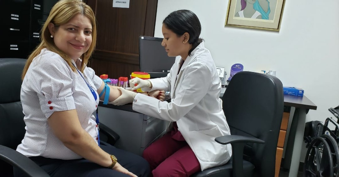 LaboOmega's tweet photo. ¿Estas en el trabajo y no puedes movilizarte a nuestros laboratorio?
Recuerda que siempre podemos atenderte en la comodidad de tu casa u oficina.
Solicítalo al 📲 6205-3610 / 264-2039🚘⏰🌞
Exámenes clínicos generales y especializados para adultos y niños ..🇵🇦
#laboratorioomega https://t.co/1fovT9orP2