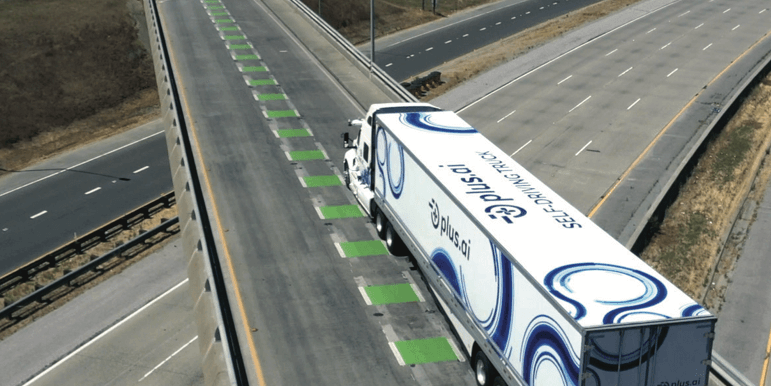 GreatCircleInt's tweet photo. Self-Driving Semi Truck Hauls Load of Butter 2800 Miles in 3 Days
https://t.co/UCnRMazqpq https://t.co/euCQvZ6jlw