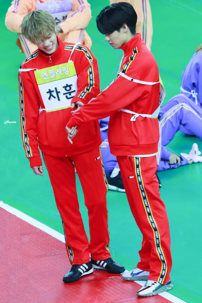 Hunia0712's tweet photo. 191216 아육대 
🤗😼

#차훈 #CHAHUN #훈 #HUN #NFlying 
#엔플라잉 https://t.co/E4bmG0Vvnb