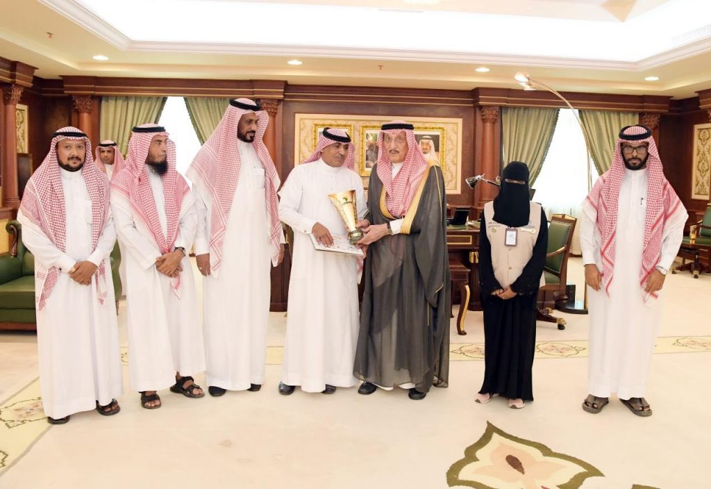 Gester_Jazan's tweet photo. *سمو أمير منطقة جازان يتسلم التقرير السنوي لجستر 
استقبل صاحب السمو الملكي الأمير محمد بن ناصر بن عبدالعزيز أمير منطقة جازان بمكتبه في الإمارة اليوم ، المدير التنفيذي للجمعية السعودية للتربية الخاصة خالد الشبيلي وعدد من أعضاء الجمعية.
https://t.co/9Hn0Fwh2Be
#جستر 
@gester_news https://t.co/sI9L8ic3Jg