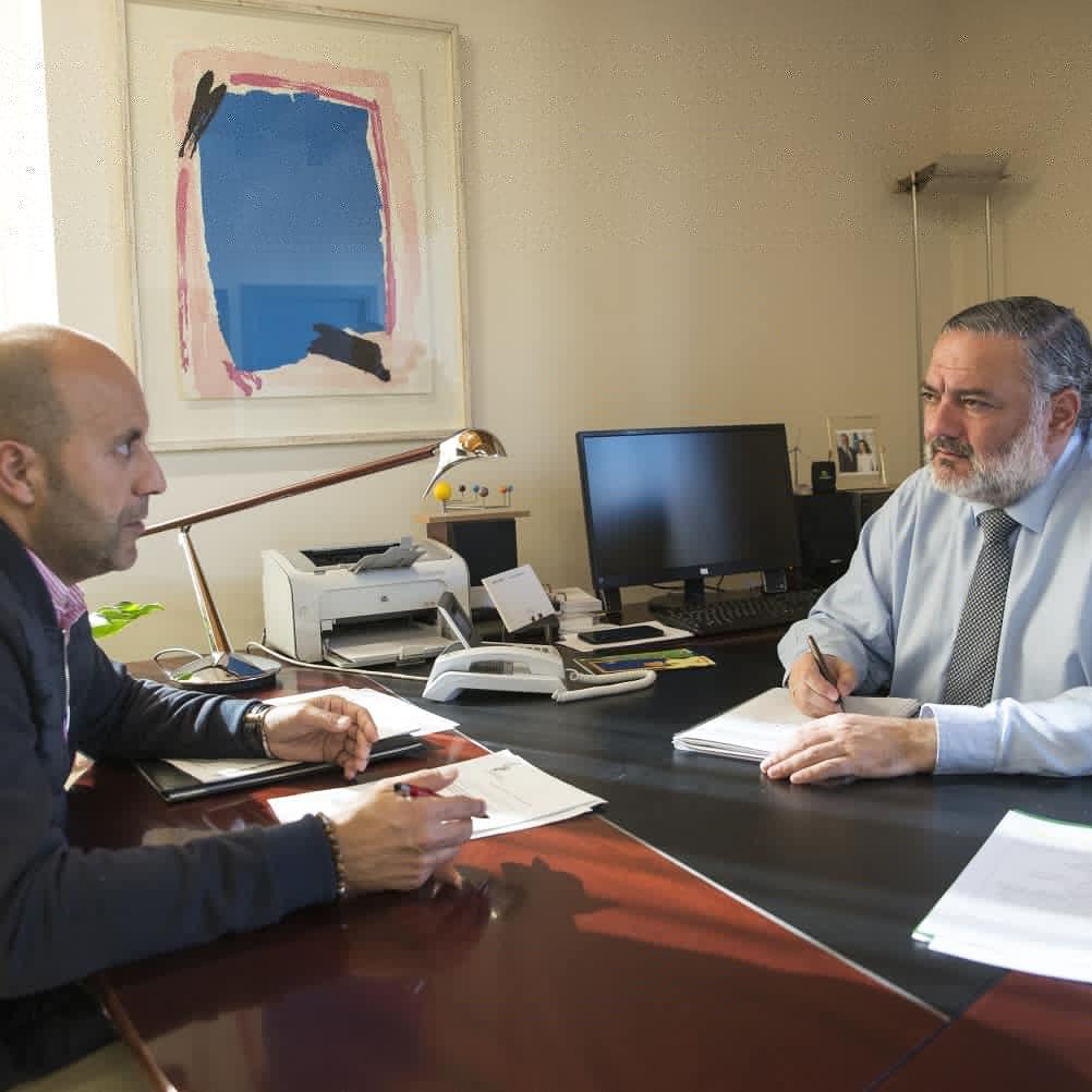 Reunión de trabajo con el Delegado del Gobierno de la Junta de Andalucía, Pablo Garcia, donde le he trasladado las necesidades y problemas  de nuestro municipio.
Siempre estaré en la defensa de los intereses de l<a href="/s/">『S』</a> otureñ@s y en desarrollo de nuestro pueblo.
