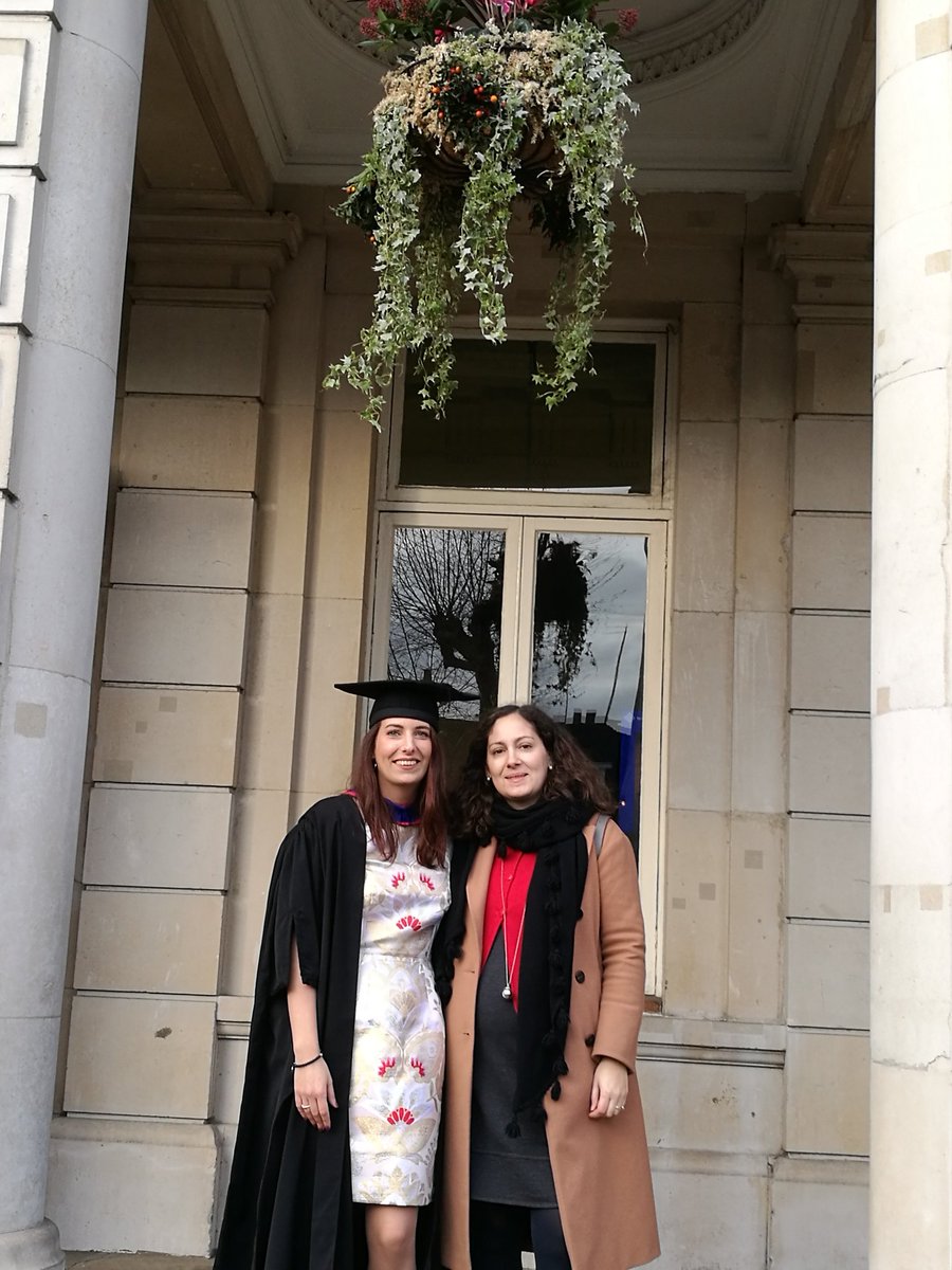 _kikibia_'s tweet photo. Congrarulations sister! So proud of you😍 #QMULgrad https://t.co/vYiqXO8pGn