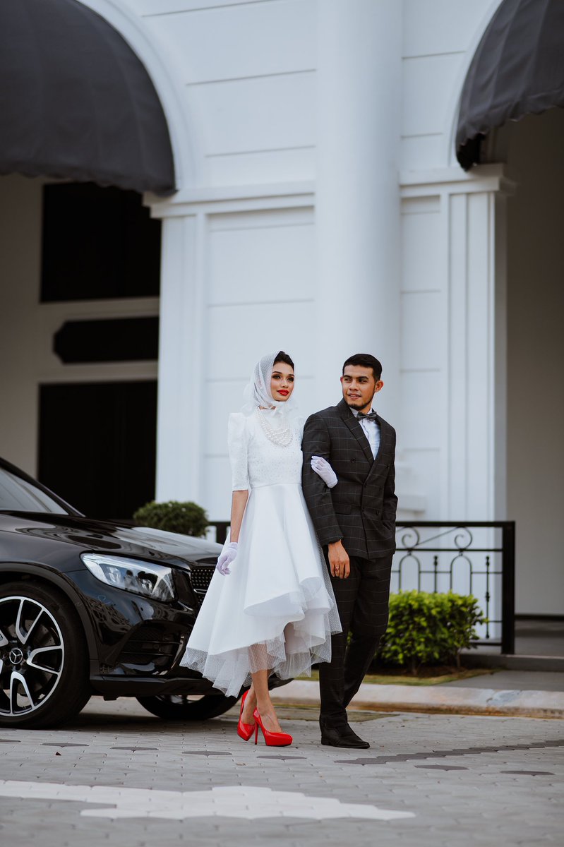 LewiskyAnderson's tweet photo. Photo @aimansamsudin @aimansartgallery
Male Model @shahkhan__
Make Up Artis @fendy_freaky
Designer @prettyphannatiqJo
Management @trainedbynizamjalil •
•
#wedding #photography #billboard #eurasian #jbmodel #klmodel #sgmodel #beauty #twitterlike #twitterfollow https://t.co/F6UiQhZ3tJ