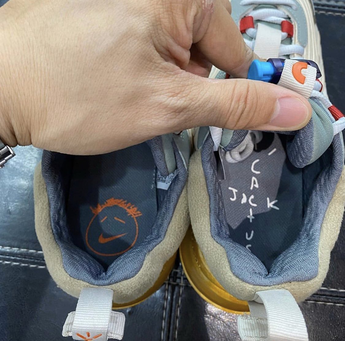 RodeoTheAlbum's tweet photo. TRAVIS SCOTT
NIKE AIR MAX 270 REACT https://t.co/zXAmqs79h1