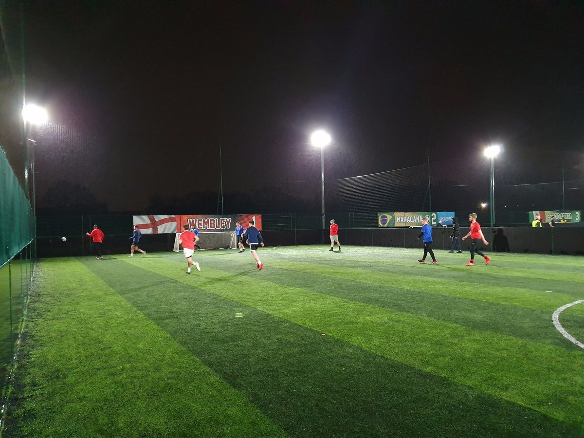 19:00 Kick Off in the Wednesday league!

It may be 🌧 but the action is 🔥.

Getting us underway is Daniel FC Vs Horsley FC

To enquire about our leagues head to socsi.in/GpitB

#nextlevelfootball #5asideLoading #tolworth #football