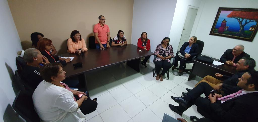 MapRDo's tweet photo. SATIAGO| Reunión de promoción y motivación del #CAF con autoridades de la Lotería Naciona oficina Regional Norte.
#AdministraciónPúblicaRD
#ModeloCAF https://t.co/qgnS3b0gMg