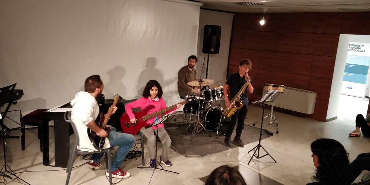 emmfaristol's tweet photo. Avui, més Música al Museu de l’Esquerda!!
#musicaa #cicledeconcerts #audicions
@ajesquirol @RodadeTer @Museu_Esquerda https://t.co/PO3FjaLkpy