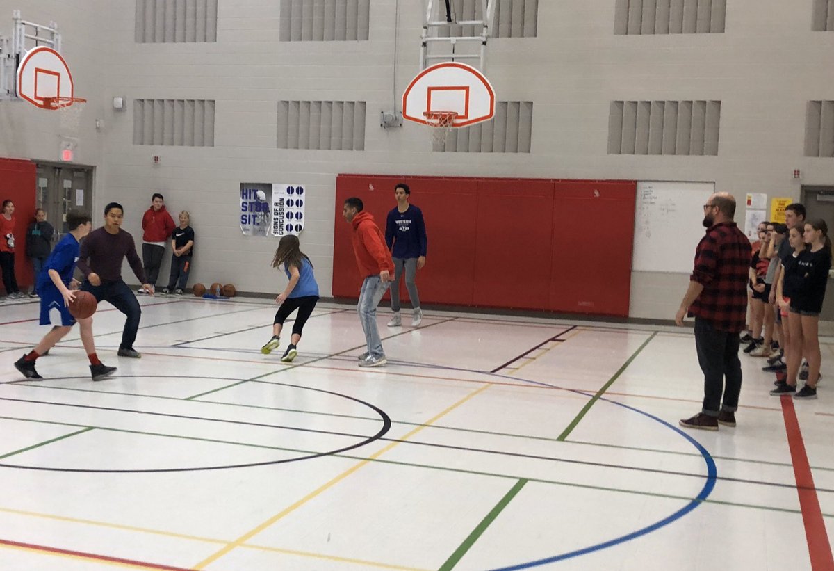 Lockes22's tweet photo. @WesternU #StudentAthlete @Aaron10ant teaching our basketball players about sportsmanship, being a student athlete, and running us through some skill building drills! Thank you for your leadership! #Mustangsbasketball @ElementaryAthl1 #lockespride https://t.co/0gyLk7P2q2
