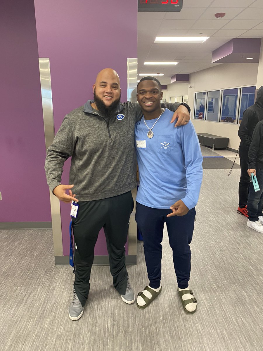 TheCoachPalma's tweet photo. +MAN IT WAS GREAT SEEING @Adrion1Taylor..COME A LONG WAY FROM THE SKINNY FRESHMAN PLAYING QB AND RUNNING OVER PEOPLE..GLAD TO SEE ร SHINE NAVY MAN+ ๐๐ https://t.co/Omy3GSLVAK