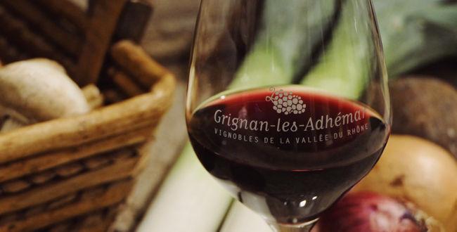 #Bis  L'AOC Grignan-les-Adhémar vous invite pendant tout l'hiver à découvrir cette belle appellation ainsi qu'un autre produit phare de la région : la truffe ! 😋🍷 &gt;&gt;  avis-vin.lefigaro.fr/magazine-vin/a…