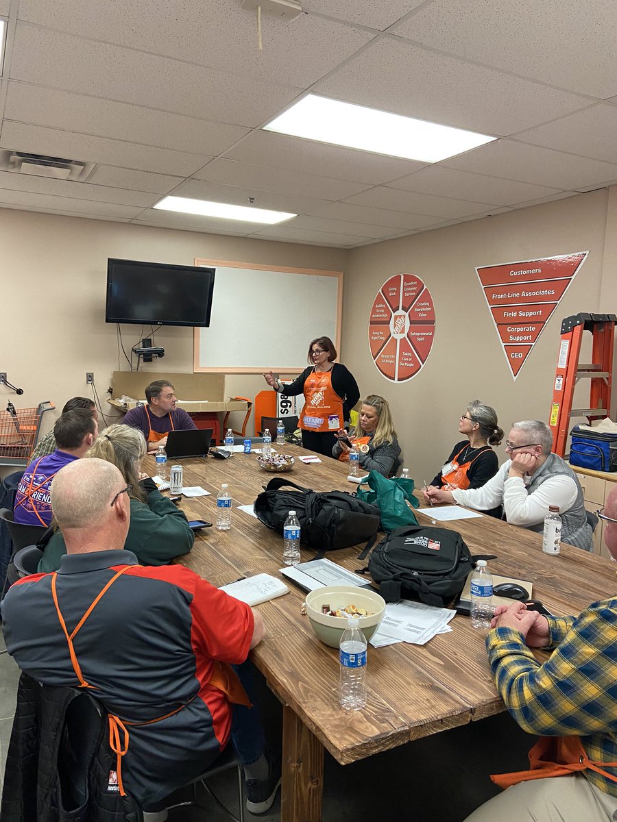 Having a great time with <a href="/JulieGiattino/">Julie Giattino</a> and <a href="/SchulzCharlie/">Charlie Schulz</a>  at Store 2770 for DBW. Great info from District management and what we can do to win in Q4