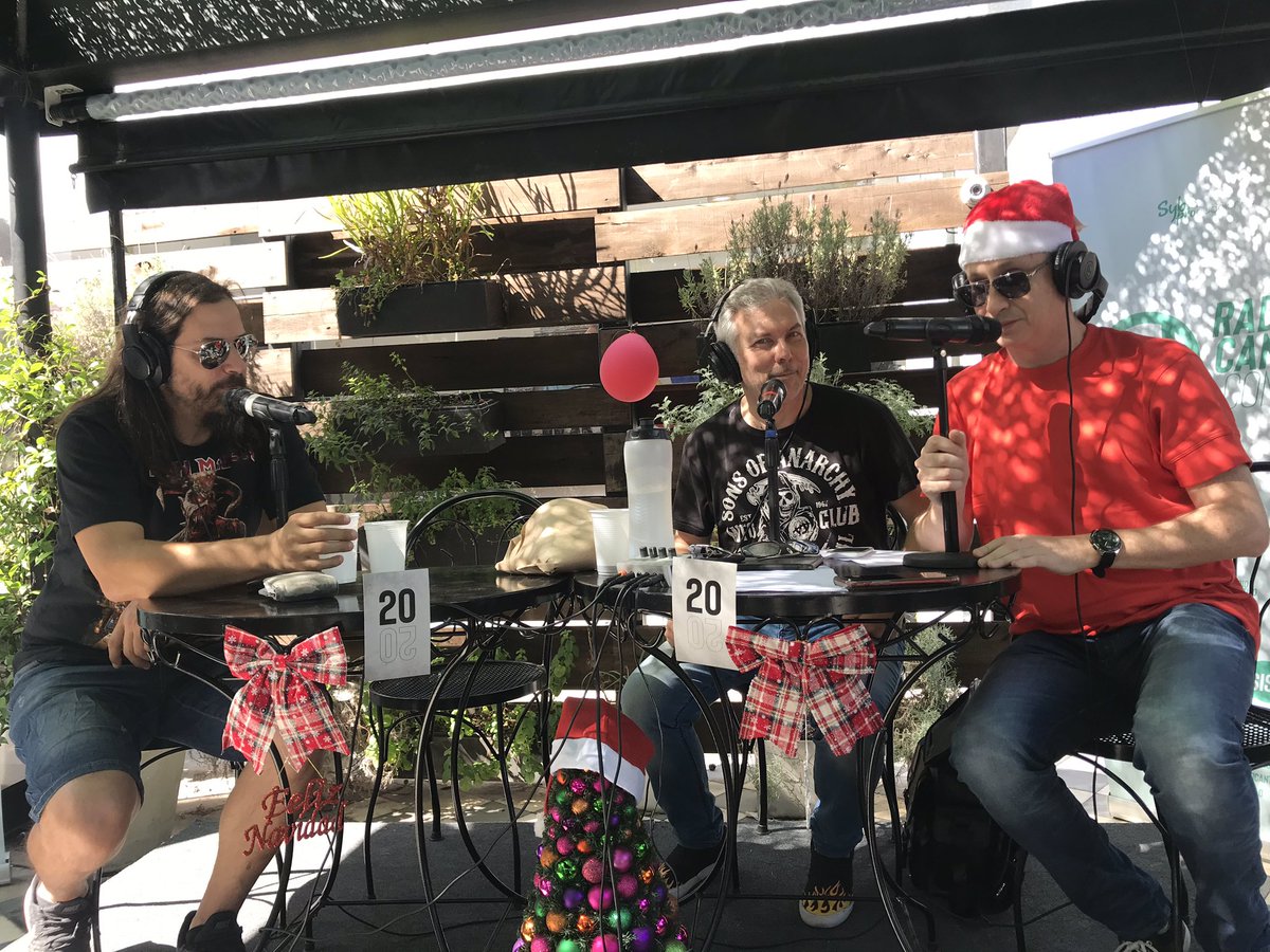 RadioCantiloOk's tweet photo. ¡Tripleta explosiva! 🔥💪🏻🤘🏼

@rock_pix @bbsanzo @soyjuandinatale 

¡SE PUSO! 💪🏻🥂🎁📻 https://t.co/bHMAlUPZUQ