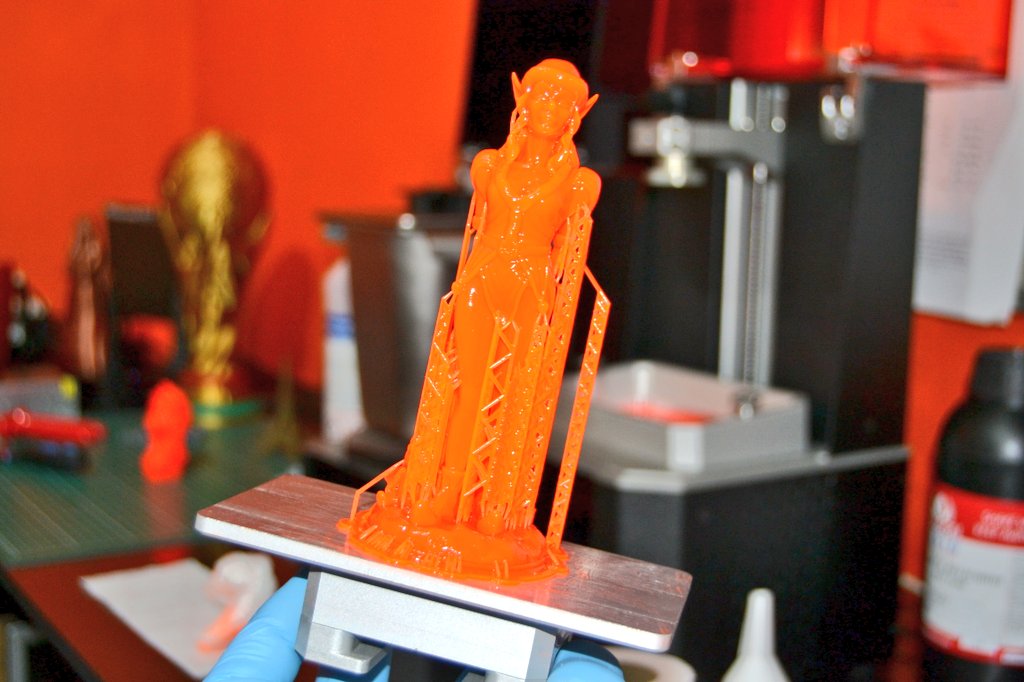 de3dprintman's tweet photo. Another great @SistekJan model. This Christmas Elf Statue is printed in Fluorescent Orange #Dragonresin on the Original #PrusaSL1 by @Prusa3D in 50 micron layers. 45 seconds for the first 10 layers and 13 for the rest of the model. 

#3dprinting #Christmas #JSStudioCZ https://t.co/qDBYQD80fz