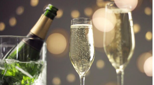 SunbedCity's tweet photo. Reminder:
We would love you to join us tomorrow evening between 6pm &amp; 9pm for a glass of Prosecco or a bottle of beer as a thank you for your custom &amp; to bid you farewell, as we are closing our doors for the final time on New Years Eve.
#RaynesPark #WestWimbledon #Morden https://t.co/SzlUwHAbL1