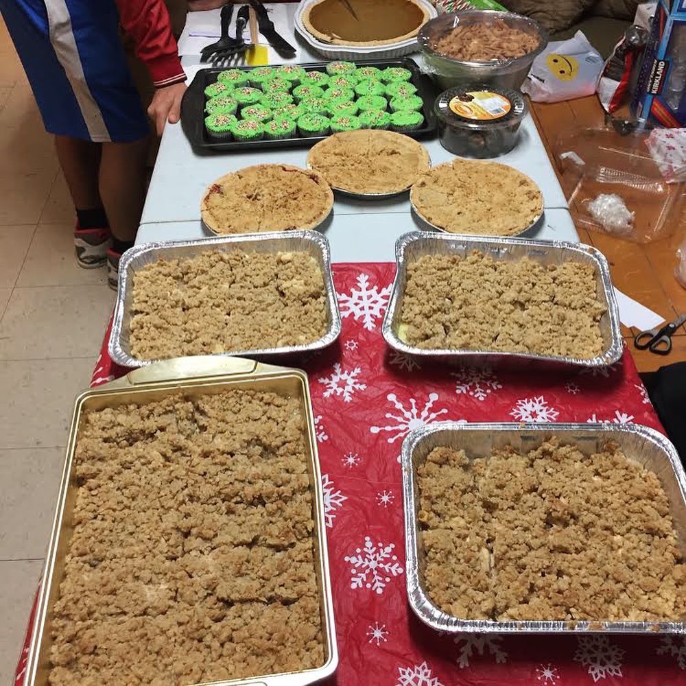 FamilySOS's tweet photo. Community Christmas dinner last night! ✨ .
.
.
.
.
#christmasdinner #community #communitysupper #halal #happyholidays https://t.co/RhN1CoKim5